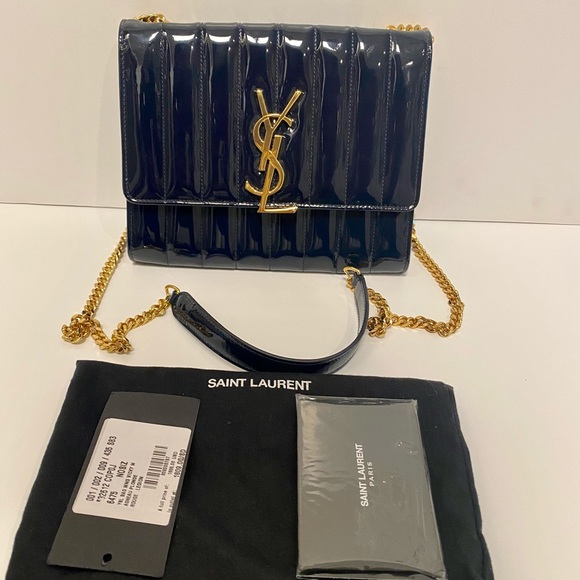 YSL MEDIUM VICKY WALLET IN A CHAIN MARINE BLUE (NOT BLACK) PATENT LEATHER - Picture 2 of 12